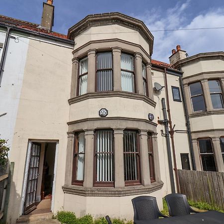 Mayfield Manor Whitby Exterior photo