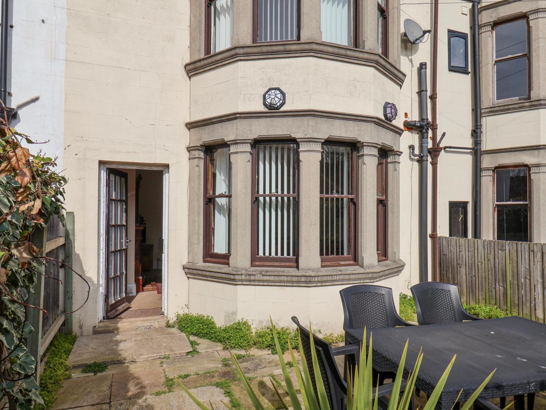 Mayfield Manor Whitby Exterior photo
