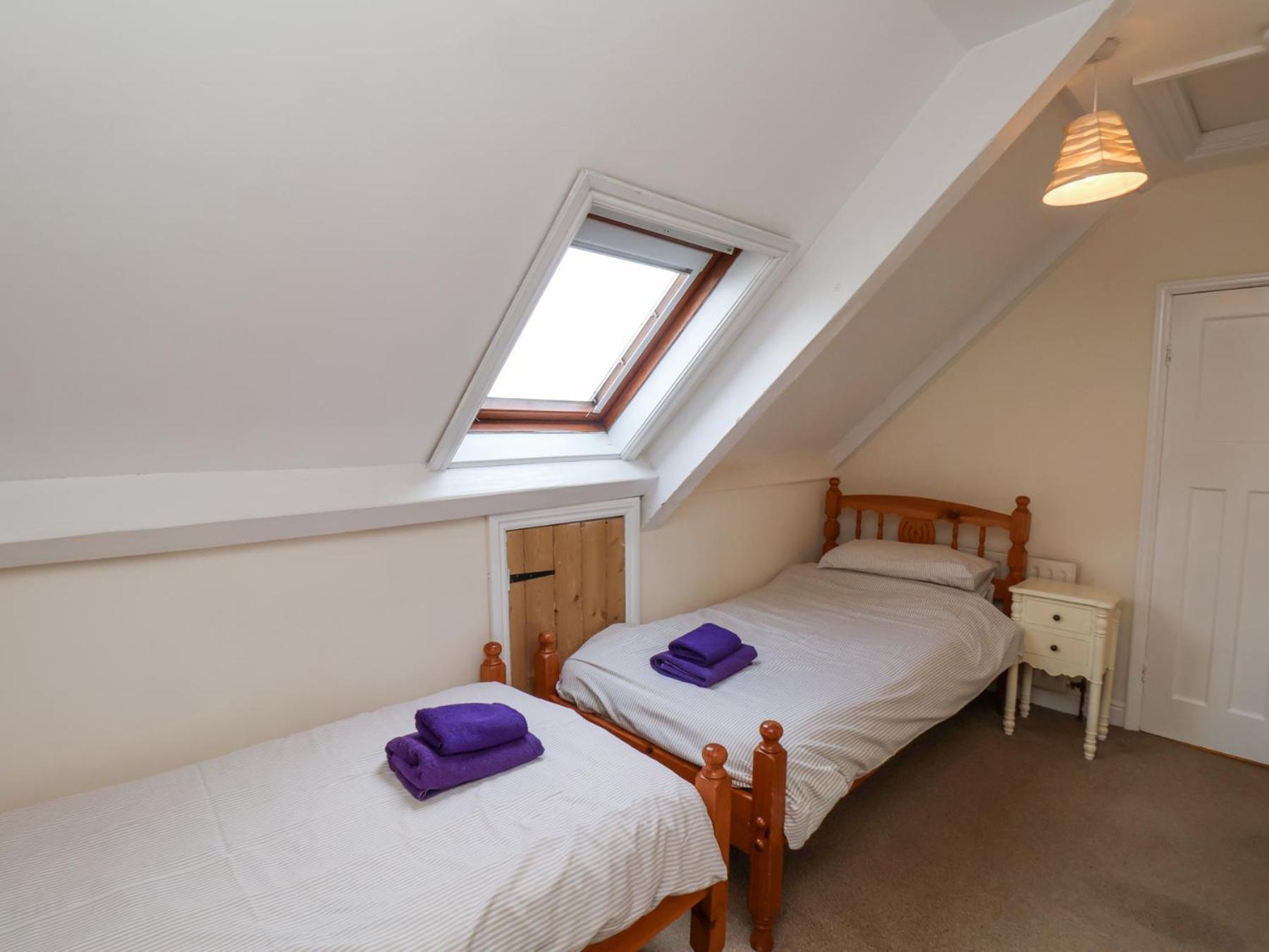 Mayfield Manor Whitby Exterior photo